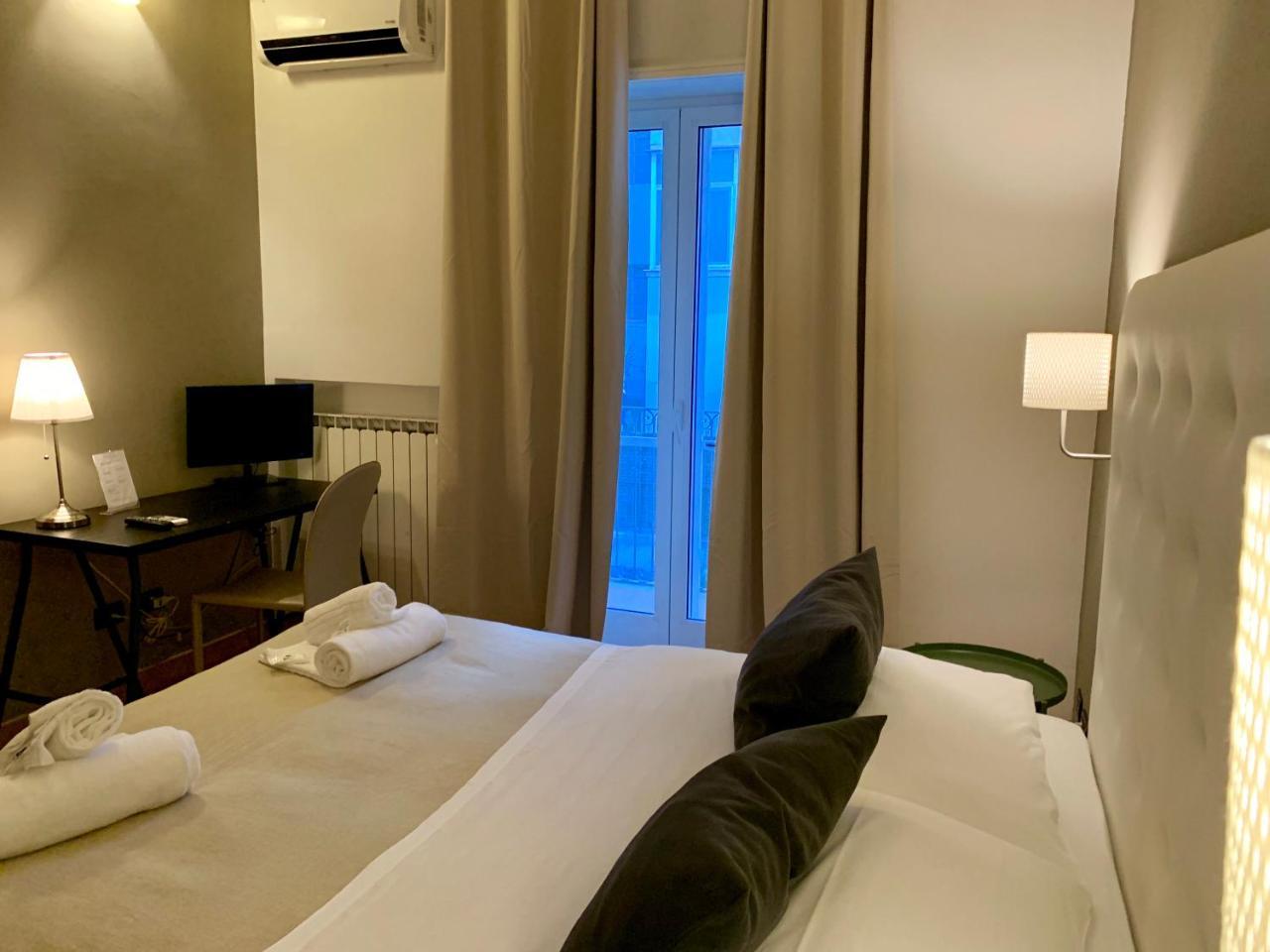 Hotel A Due Passi Dal Ponte Taranto Exteriér fotografie