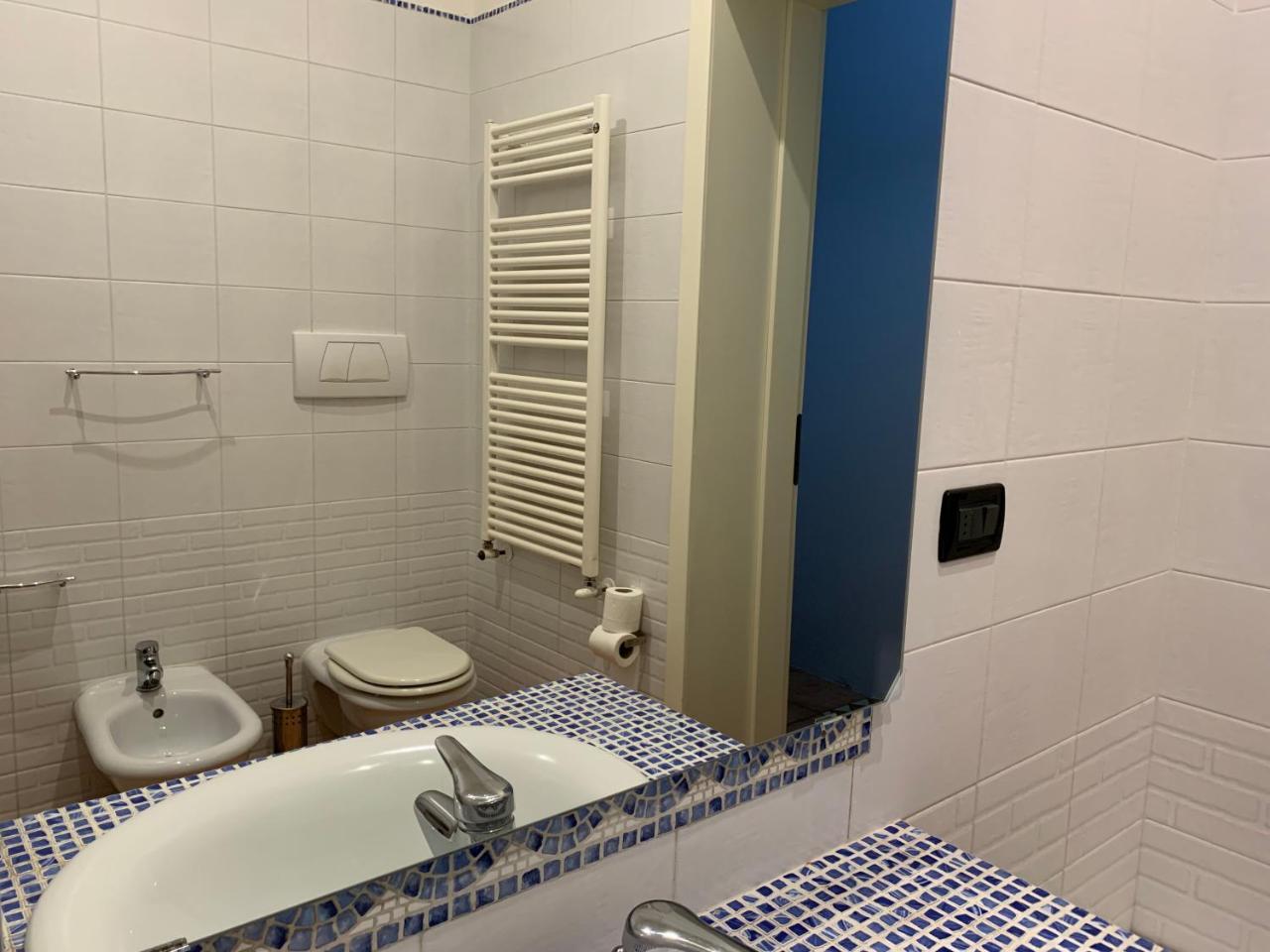 Hotel A Due Passi Dal Ponte Taranto Exteriér fotografie